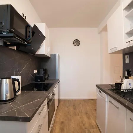 Schoene Ferienwohnung 78M2, 3 Schlafzimmer, 2 Baeder, Zentrumnah, 1Og Erfurt Exterior photo