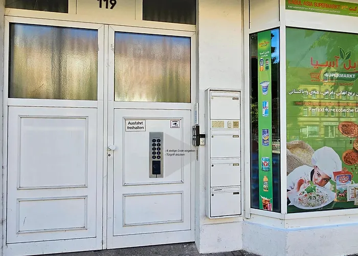 Schoene Ferienwohnung 78M2, 3 Schlafzimmer, 2 Baeder, Zentrumnah, 1Og