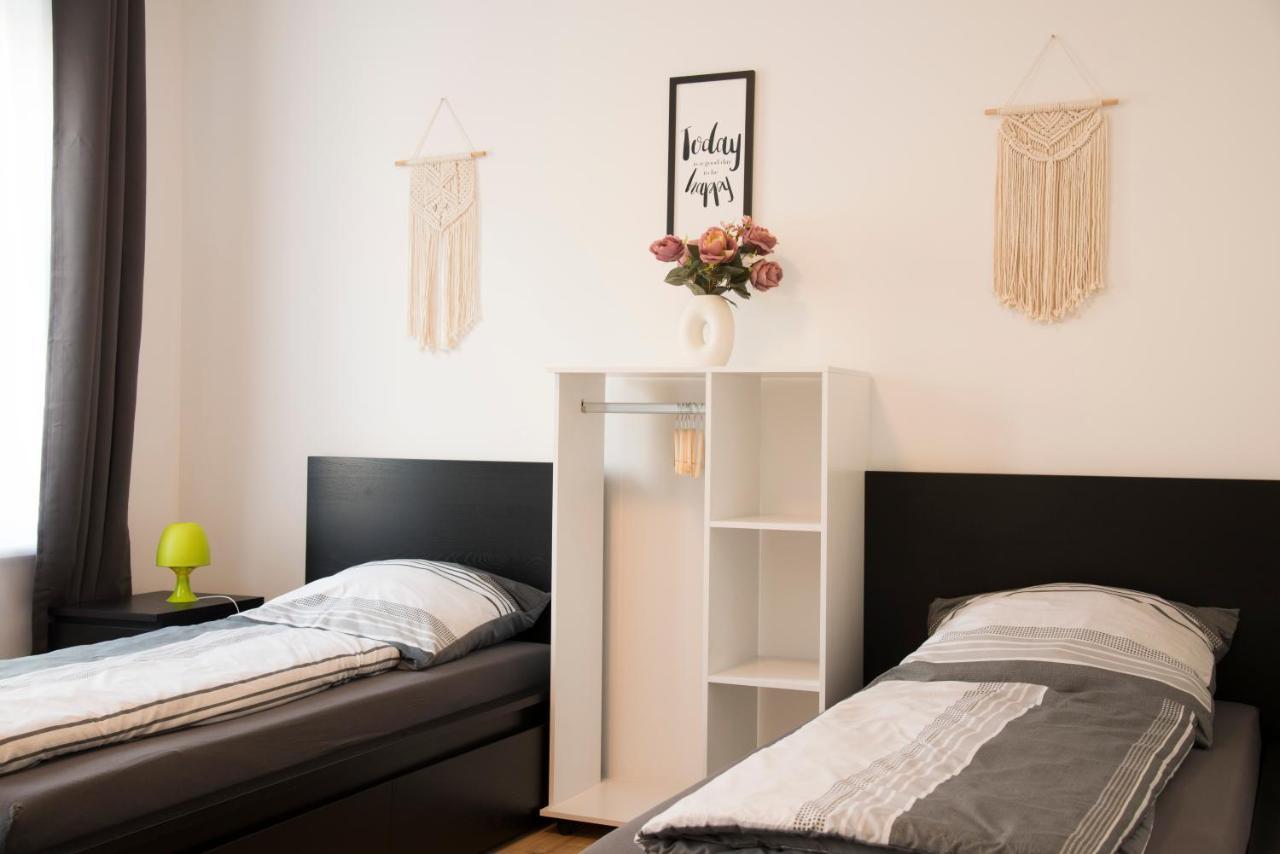 Apartment Schoene 78m2, 3 Schlafzimmer, 2 Baeder, Zentrumnah, 1og