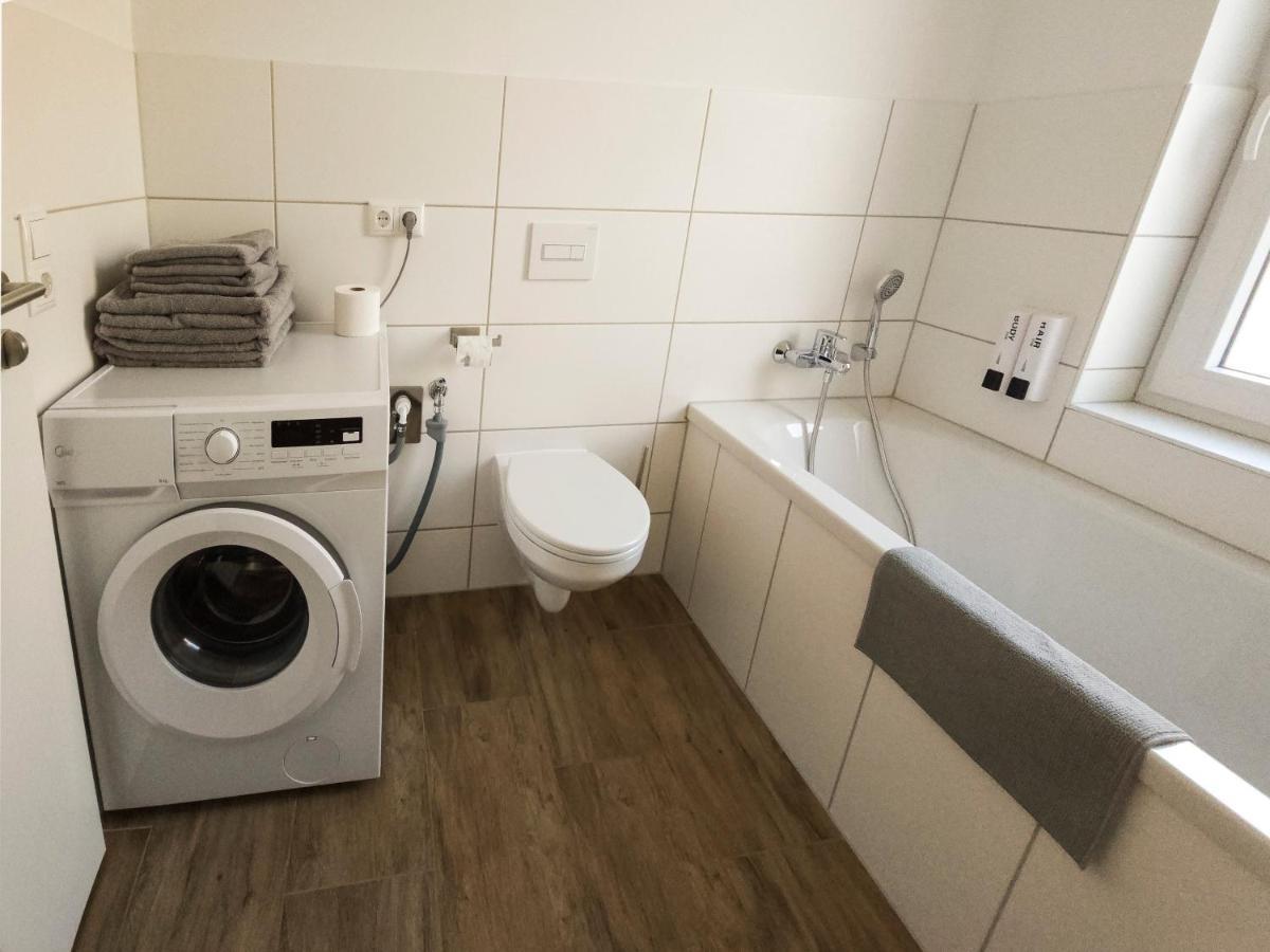 Apartment Schoene 78m2, 3 Schlafzimmer, 2 Baeder, Zentrumnah, 1og Erfurt